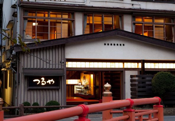 城崎温泉つるや旅館 城崎温泉 つるや旅館 外湯めぐり 足湯 庭園風呂鴻の湯すぐそば レトロで家庭的雰囲気 桜の見える宿 但馬牛 ズワイガニ 海水浴 冬景色